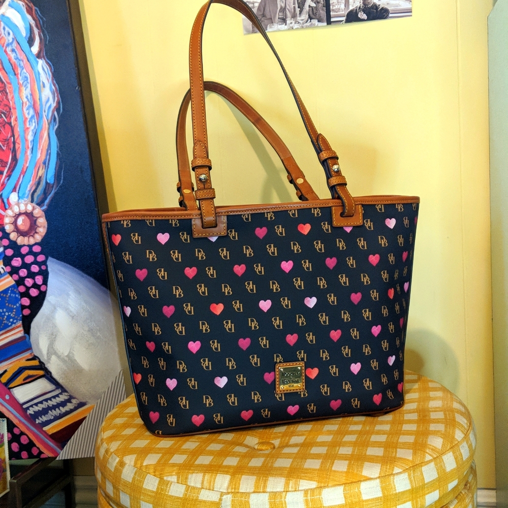 **RARE** Dooney Gretta Hearts Tote!!